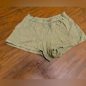 2/$10 Marks & Spencer Green Cotton Shorts with pockets size 12 US (UK16)